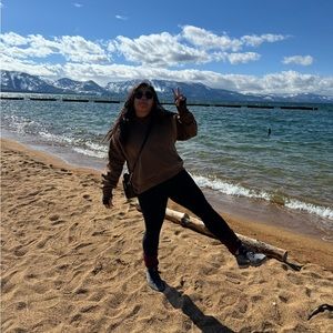 Meet your Posher, Kayla